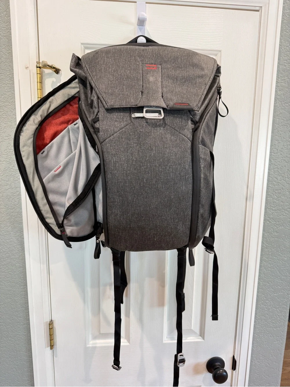 Gray Everyday Backpack - Peak Design 30L
